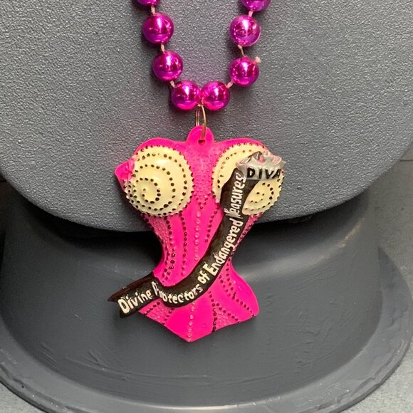 Diva Corset Statement Necklace "Divine Protectors Of Endangered Pleasures" Pink - Picture 3 of 9